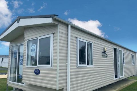 2 bedroom lodge for sale - Broadland Sands Holiday Park, Corton NR32