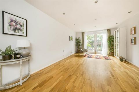 4 bedroom terraced house for sale - Dowdeswell Close, London