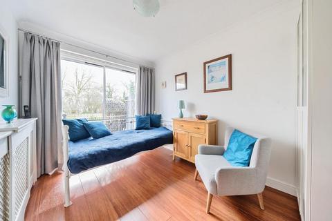 11 Farthinghoe Close, Brackley, NN13 7AR