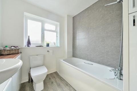 11 Farthinghoe Close, Brackley, NN13 7AR