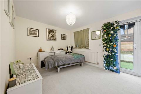 5 bedroom end of terrace house for sale - Highpath Way, Basingstoke