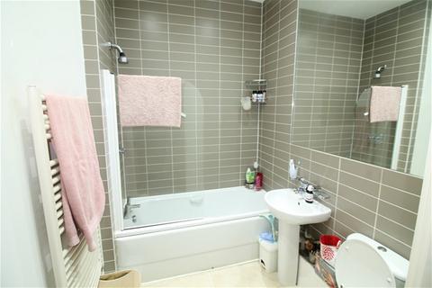 Flat 28, Calder Court Riverside Close, Romford, RM1 1EN
