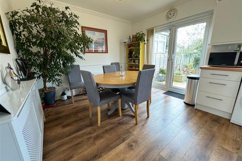 29 Brooklands Road, Romford, RM7 7EB