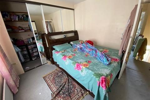 2 bedroom property for sale, DAGENHAM RM8