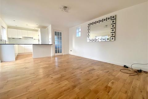 15 Littell Tweed, Chelmsford, CM2 6SH