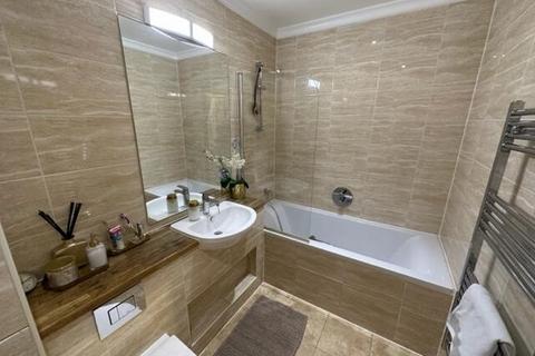 2 bedroom flat for sale, MILL LANE, CHADWELL HEATH RM6