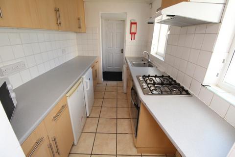 4 bedroom terraced house to rent, Claude Street , Nottingham NG7
