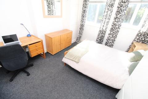 4 bedroom terraced house to rent - Claude Street , Nottingham NG7