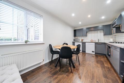 21 Hubbards Close, Uxbridge, UB8 3HB