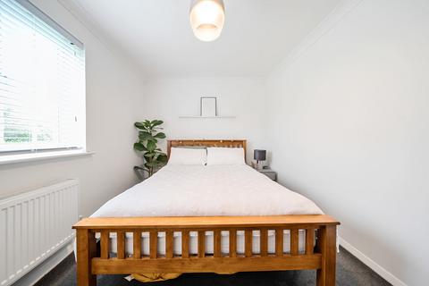 21 Hubbards Close, Uxbridge, UB8 3HB