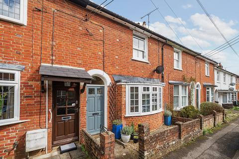 2 bedroom terraced house for sale - Madeline Road, Petersfield, Hampshire, GU31