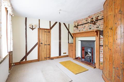 3 bedroom detached house for sale, Mill Hill Village NW7