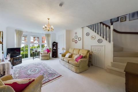 3 bedroom terraced house for sale, Lime Grove, Angmering, Littlehampton, BN16