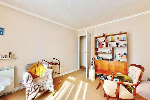 2 bedroom flat for sale, 368 Chadwell Heath Lane, Romford, Essex, RM6 4YH