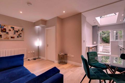 2 bedroom flat to rent, Chesterton Road, Kensington, London W10 6EP