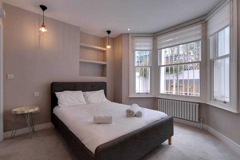 2 bedroom flat to rent, Chesterton Road, Kensington, London W10 6EP