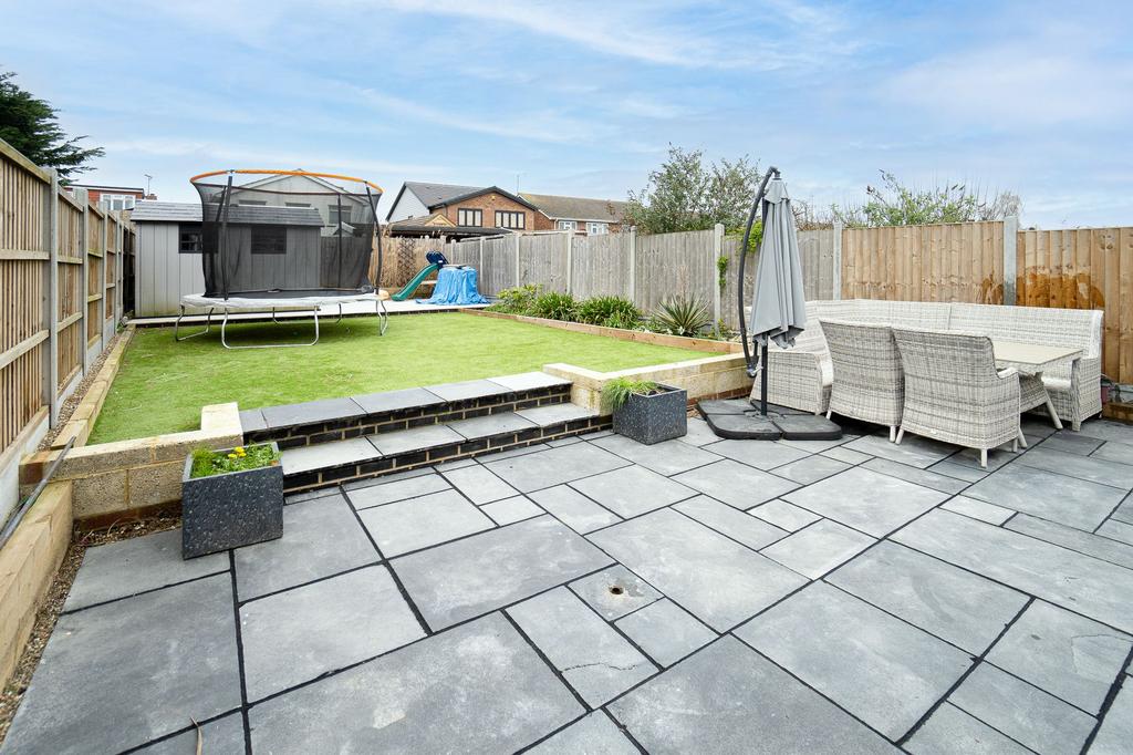 Burnham Road, Hullbridge, SS5 3 bed semidetached house for sale £400,000