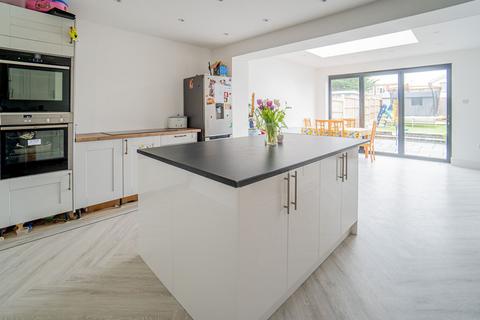 39 Burnham Road, Hullbridge, Hockley, SS5 6BG