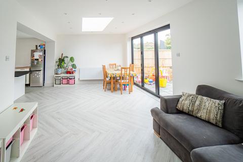 39 Burnham Road, Hullbridge, Hockley, SS5 6BG