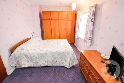 33 Briset Road, London, SE9 6HN