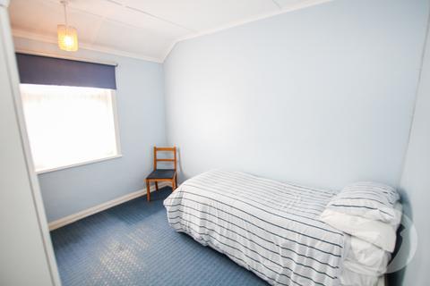33 Briset Road, London, SE9 6HN