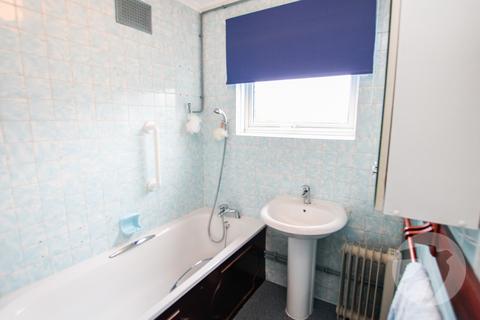 33 Briset Road, London, SE9 6HN