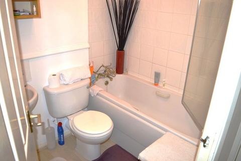 39 Rockall Court, Slough, SL3 8EZ