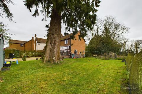 4 bedroom detached house for sale - Rectory Gardens, Hingham, Norwich, NR9 4RG