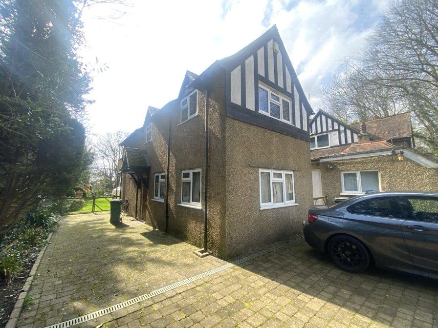 Rockshaw Road, Merstham, Redhill... 2 bed detached house £1,600 pcm