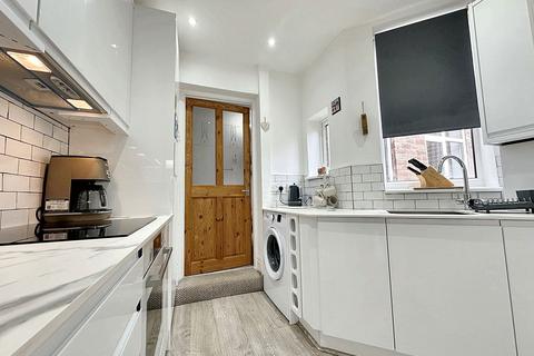 2 bedroom flat for sale - Weardale Avenue, Walker, Newcastle upon Tyne, Tyne and Wear, NE6 4LE