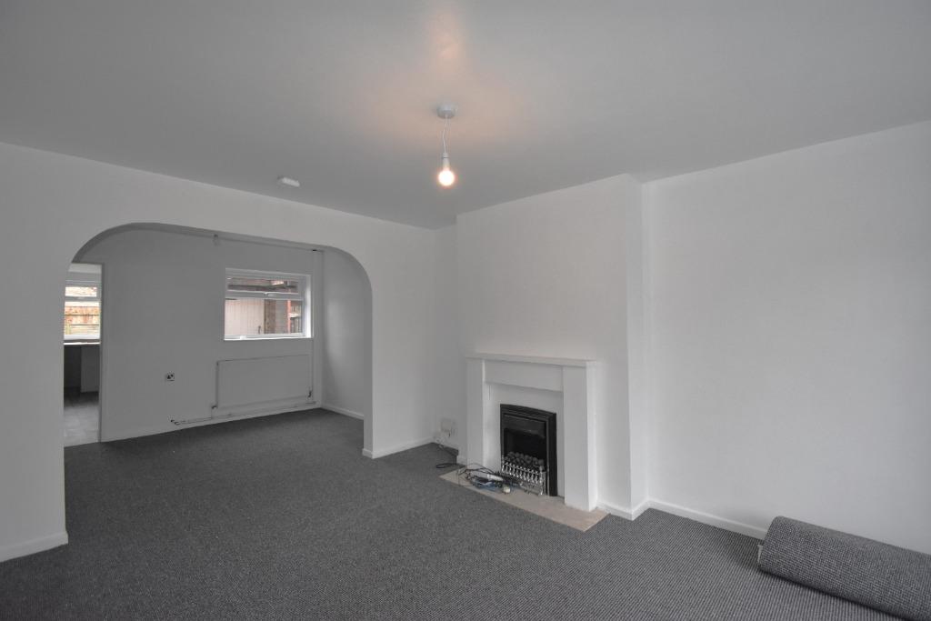 Saltash Road, Hull, HU4 3 bed terraced house to rent £795 pcm (£183 pw)