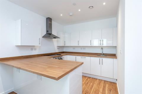 2 bedroom flat for sale, Chatham Waters, South House, Gillingham Gate Road, Gillingham, ME4