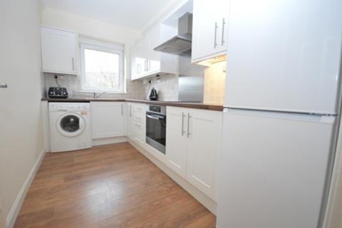 2 bedroom flat to rent, 1017L West Pilton Rise, Edinburgh, EH4 4UQ
