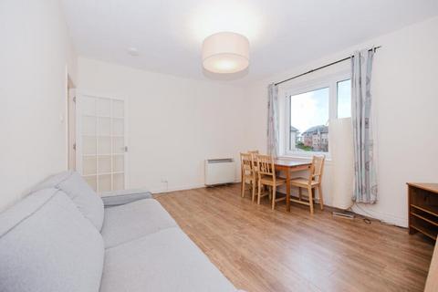 undefined, 1017L West Pilton Rise, Edinburgh, EH4 4UQ