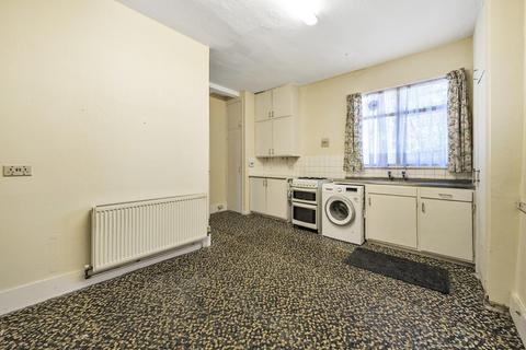 3 bedroom flat for sale, Bedford Hill, Balham