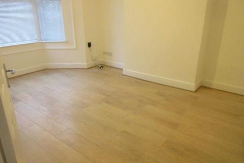 3 bedroom end of terrace house to rent, Princes Street, Southend On Sea