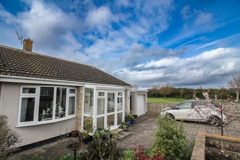 3 bedroom bungalow for sale - Briar Road, Hutton