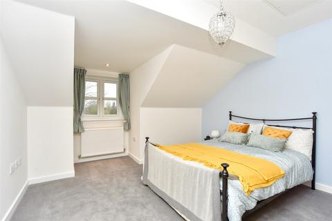 3 bedroom end of terrace house for sale, Pine Tree Court, Maidstone Road, Paddock Wood, Kent