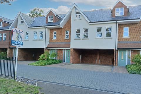 3 bedroom terraced house for sale, Pine Tree Court, Maidstone Road, Paddock Wood, Kent