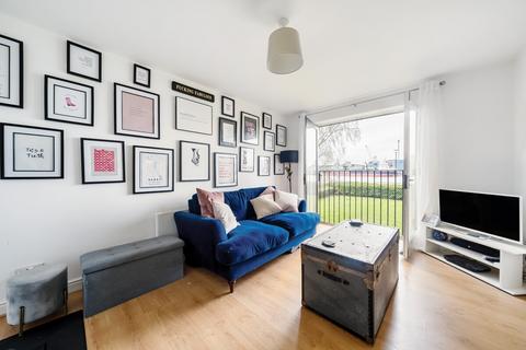 1 bedroom flat to rent - Harlinger Street London SE18