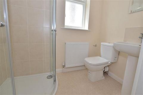 1 bedroom semi-detached house to rent, High Road, Loughton, IG10