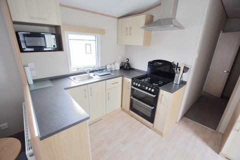 2 bedroom mobile home for sale, Shorefield Road, Downton, Lymington, Hampshire. SO41 0LH