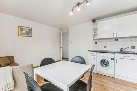 3 bedroom flat to rent, Maskell Road, London