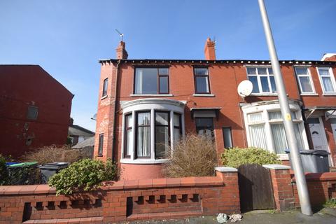 3 bedroom end of terrace house to rent, Ansdell Road, Blackpool, Lancashire, FY15LX