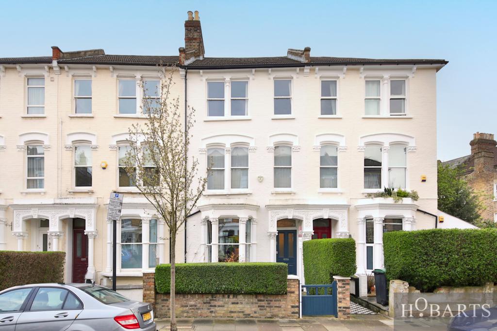 5 Bed Terraced House on Connaught Road