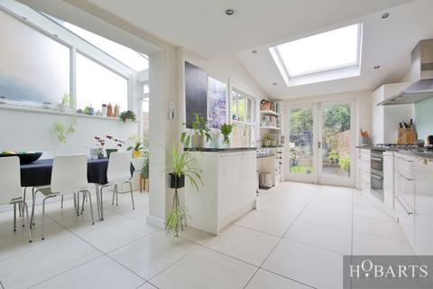 5 bedroom terraced house for sale - Connaught Road, Stroud Green, London N4