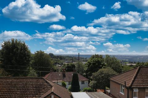 2 bedroom bungalow for sale, Rockville Terrace, Yeadon, Leeds, West Yorkshire, LS19