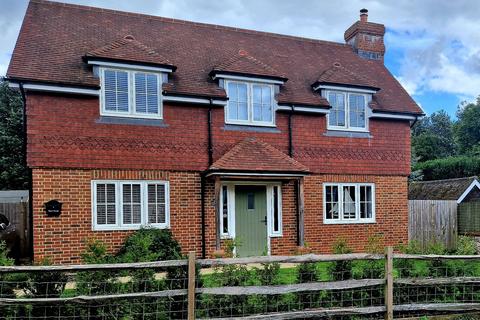 3 bedroom detached house for sale, The Street, Ashford TN27