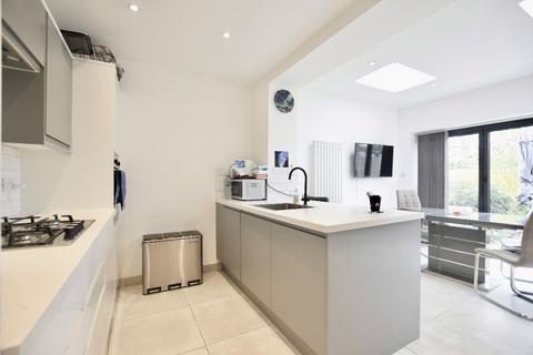 67 York Road, Chingford, London, E4 8LA