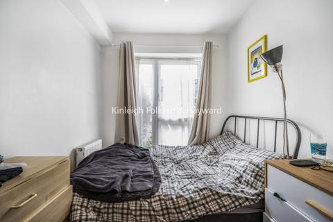 2 bedroom flat to rent, Furley Road Peckham SE15